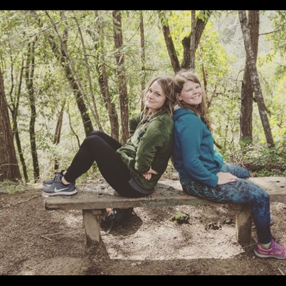 Meet your Posher, Jennifer - Picture 2 of 6